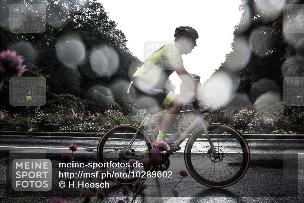 13.09.2026 - Stadtparktriathlon H.Heesch http://msf.ph/oto/10289602 13.09.2026 11:45:54 Radfahren 866, 926 meine-sportfotos.de