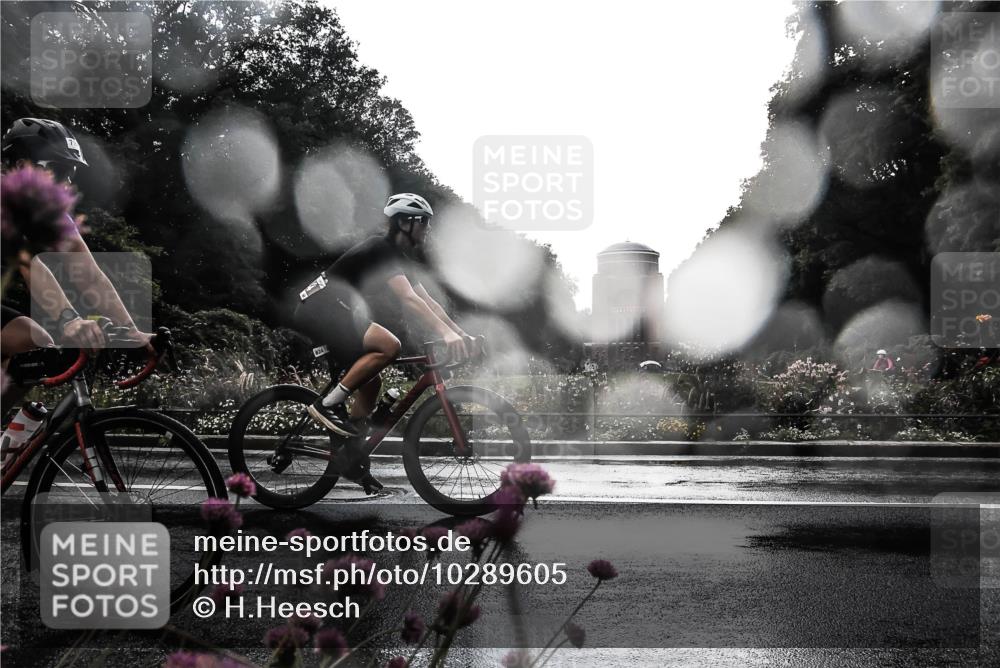 13.09.2026 - Stadtparktriathlon H.Heesch http://msf.ph/oto/10289605 13.09.2026 11:46:05 Radfahren 724, 733, 803, 824, 907 meine-sportfotos.de