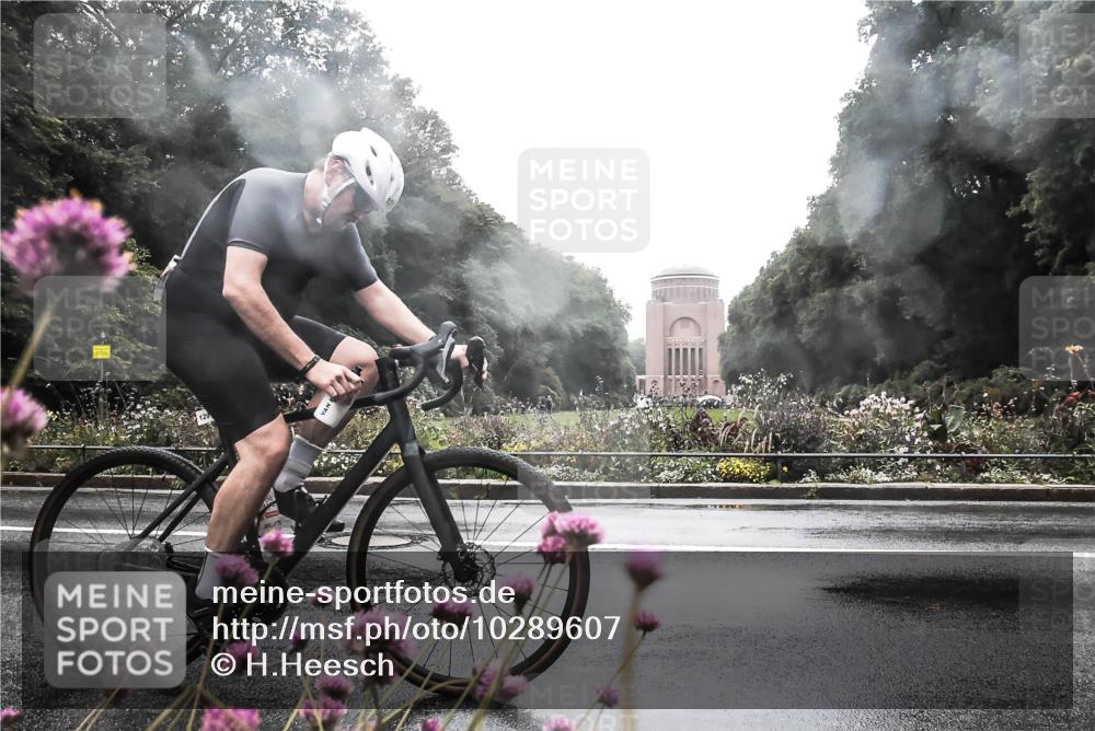 13.09.2026 - Stadtparktriathlon H.Heesch http://msf.ph/oto/10289607 13.09.2026 12:56:09 Radfahren 1291, 1297 meine-sportfotos.de