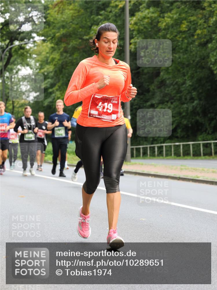13.09.2026 - 21. swb-Marathon Bremen TobiasT http://msf.ph/oto/10289651 13.09.2026 12:28:49 Laufen 745, 0364, 419, 21, 26 meine-sportfotos.de