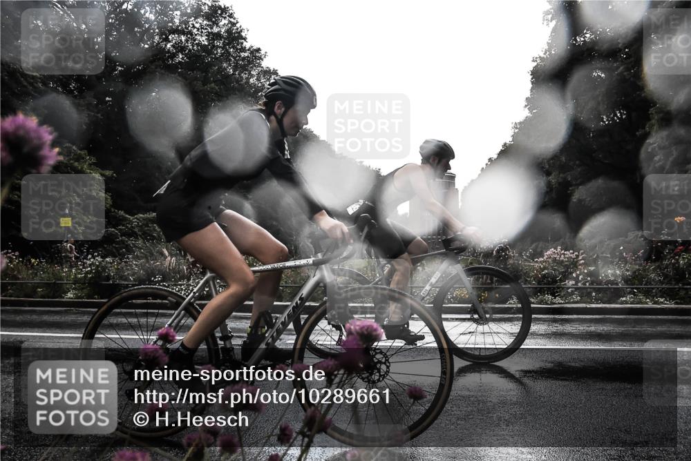 13.09.2026 - Stadtparktriathlon H.Heesch http://msf.ph/oto/10289661 13.09.2026 11:46:34 Radfahren 786, 835, 933 meine-sportfotos.de
