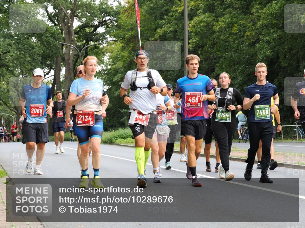 13.09.2026 - 21. swb-Marathon Bremen TobiasT http://msf.ph/oto/10289676 13.09.2026 12:28:55 Laufen 2068, 499, 2134, 1251, 446, 2924, 456, 6194, 7458 meine-sportfotos.de