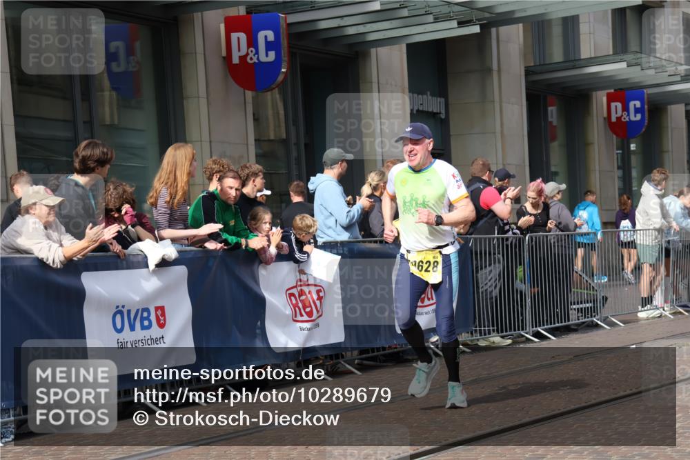 13.09.2026 - 21. swb-Marathon Bremen Strokosch-Dieckow http://msf.ph/oto/10289679 13.09.2026 10:44:50 Ziel 10096, 10143, 10214, 10398, 10735, 10866, 11020, 11396, 11695, 12054, 13591, 10266, 10454, 10628, 10806, 10861, 11615, 11692, 11704, 12302, 12425, 12473 meine-sportfotos.de