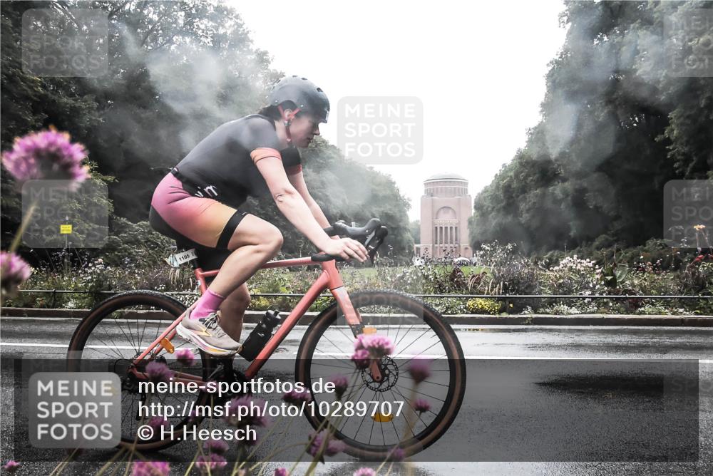 13.09.2026 - Stadtparktriathlon H.Heesch http://msf.ph/oto/10289707 13.09.2026 12:56:46 Radfahren 1083, 1105, 1176, 1231, 1241 meine-sportfotos.de