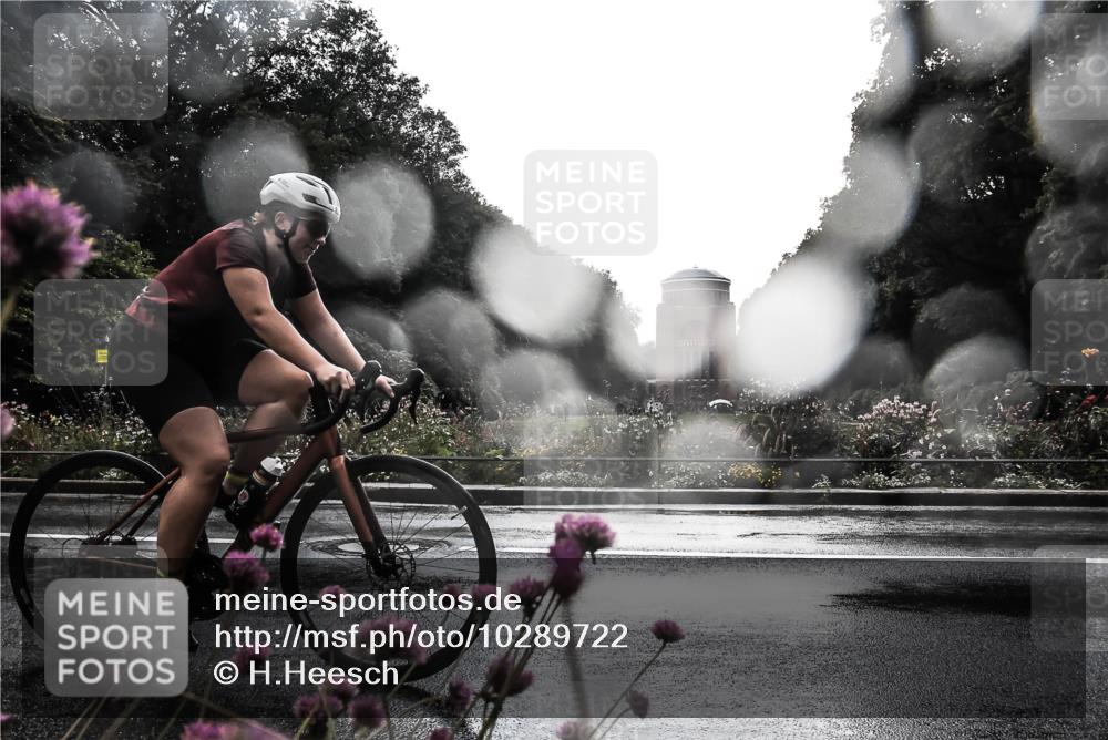13.09.2026 - Stadtparktriathlon H.Heesch http://msf.ph/oto/10289722 13.09.2026 11:47:26 Radfahren 745, 800, 826, 863, 935 meine-sportfotos.de