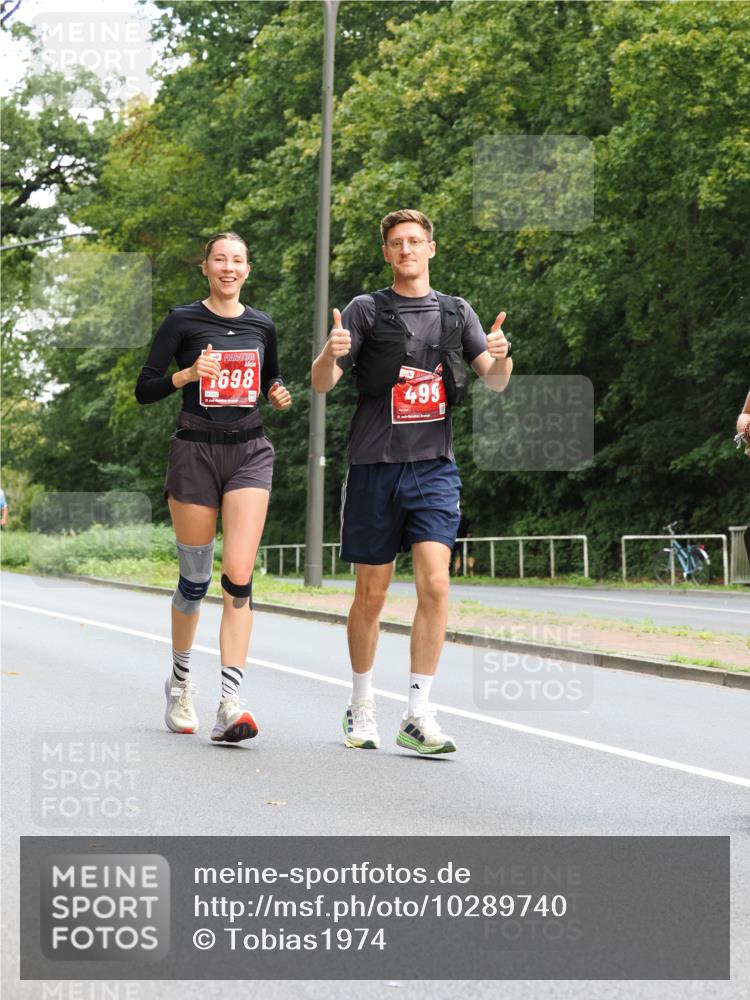 13.09.2026 - 21. swb-Marathon Bremen TobiasT http://msf.ph/oto/10289740 13.09.2026 12:29:02 Laufen 698, 499 meine-sportfotos.de