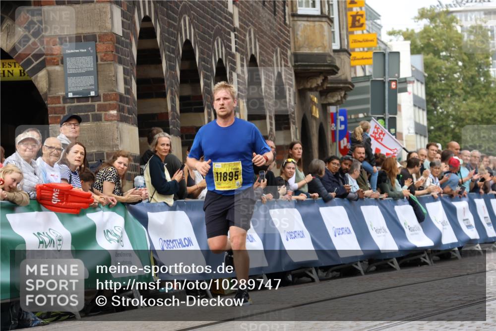 13.09.2026 - 21. swb-Marathon Bremen Strokosch-Dieckow http://msf.ph/oto/10289747 13.09.2026 10:42:24 Ziel 12426, 12468, 13585, 13621, 10312, 10358, 10632, 10775, 11375, 11779, 12281 meine-sportfotos.de