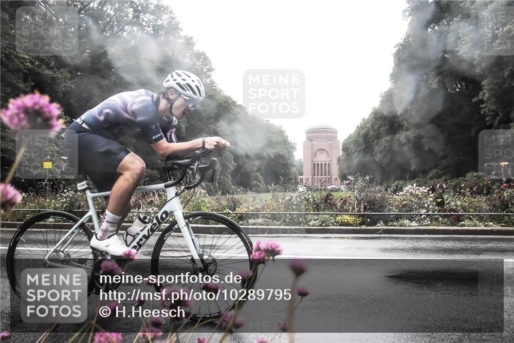 13.09.2026 - Stadtparktriathlon H.Heesch http://msf.ph/oto/10289795 13.09.2026 12:57:22 Radfahren 1284, 1301, 1338 meine-sportfotos.de