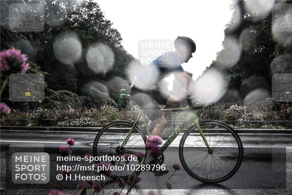 13.09.2026 - Stadtparktriathlon H.Heesch http://msf.ph/oto/10289796 13.09.2026 11:48:01 Radfahren 772, 857, 858 meine-sportfotos.de