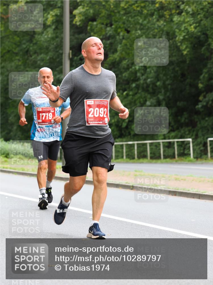 13.09.2026 - 21. swb-Marathon Bremen TobiasT http://msf.ph/oto/10289797 13.09.2026 12:29:13 Laufen 1719, 2092 meine-sportfotos.de