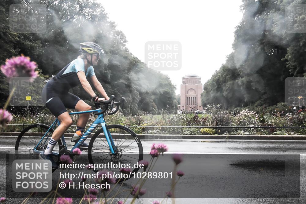 13.09.2026 - Stadtparktriathlon H.Heesch http://msf.ph/oto/10289801 13.09.2026 12:57:29 Radfahren 1091, 1127 meine-sportfotos.de