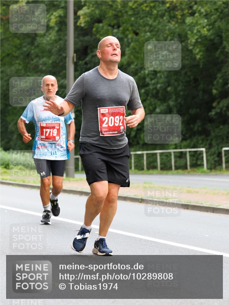 13.09.2026 - 21. swb-Marathon Bremen TobiasT http://msf.ph/oto/10289808 13.09.2026 12:29:14 Laufen 1719, 2092 meine-sportfotos.de