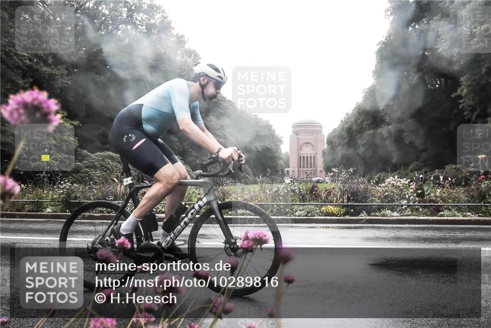 13.09.2026 - Stadtparktriathlon H.Heesch http://msf.ph/oto/10289816 13.09.2026 12:57:37 Radfahren 1135, 1283, 1392 meine-sportfotos.de