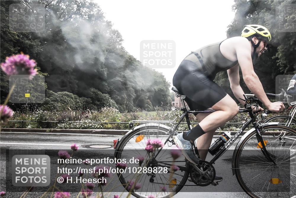 13.09.2026 - Stadtparktriathlon H.Heesch http://msf.ph/oto/10289828 13.09.2026 12:57:45 Radfahren 1306, 1374, 1409 meine-sportfotos.de