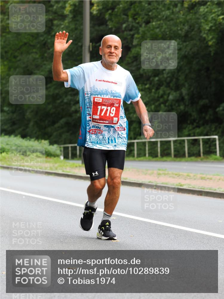 13.09.2026 - 21. swb-Marathon Bremen TobiasT http://msf.ph/oto/10289839 13.09.2026 12:29:15 Laufen 21, 26, 1719, 1711, 21, 40, 42, 195, 000 meine-sportfotos.de