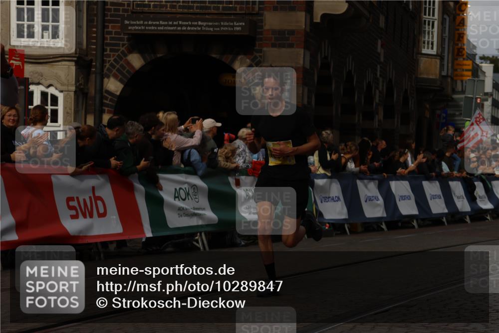 13.09.2026 - 21. swb-Marathon Bremen Strokosch-Dieckow http://msf.ph/oto/10289847 13.09.2026 10:43:36 Ziel 10346, 10456, 10618, 11042, 11143, 11632, 12053, 12406, 12469, 13523, 11019, 11948, 12250, 12253, 13509 meine-sportfotos.de
