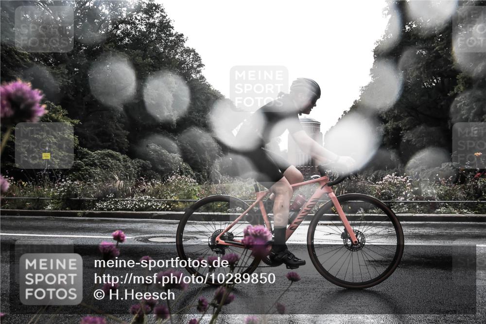 13.09.2026 - Stadtparktriathlon H.Heesch http://msf.ph/oto/10289850 13.09.2026 11:48:44 Radfahren 737, 766, 787, 807, 825 meine-sportfotos.de