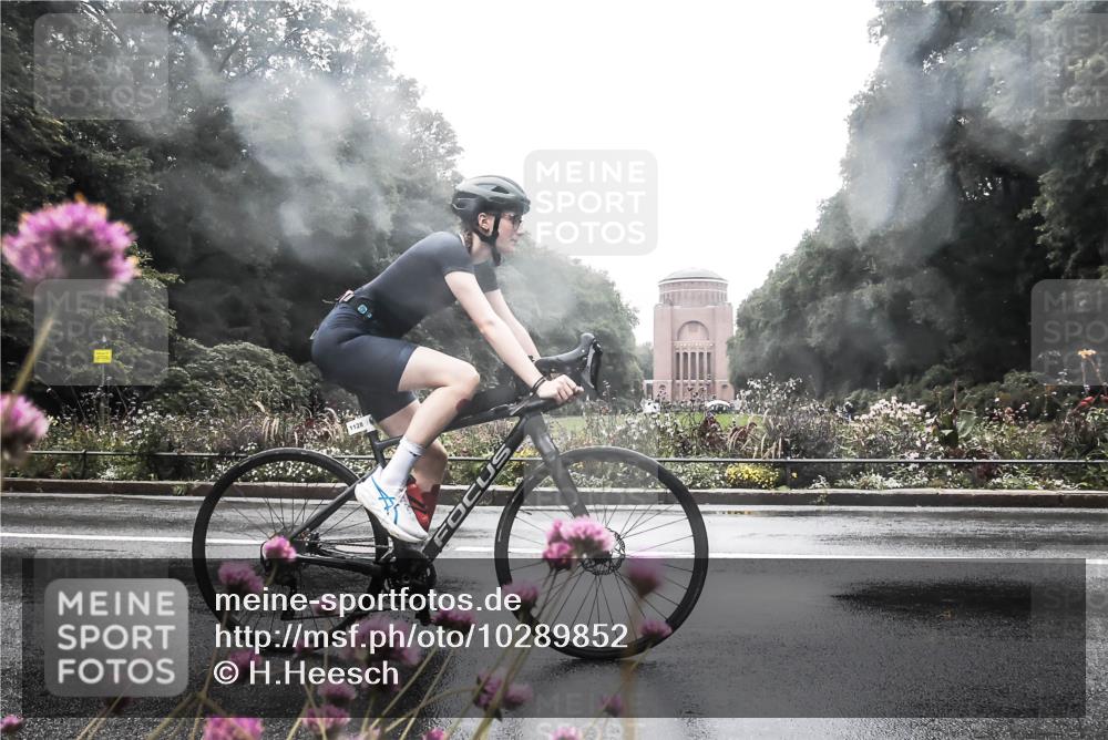 13.09.2026 - Stadtparktriathlon H.Heesch http://msf.ph/oto/10289852 13.09.2026 12:57:57 Radfahren 1128, 1162, 1276, 1377 meine-sportfotos.de