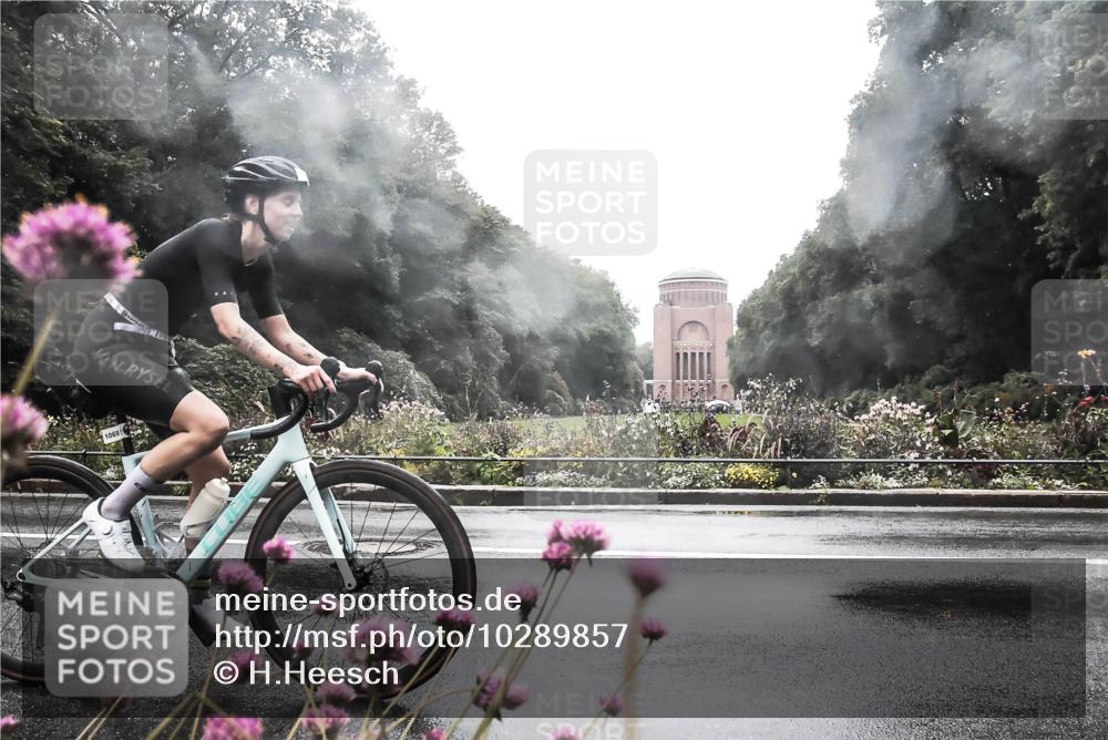 13.09.2026 - Stadtparktriathlon H.Heesch http://msf.ph/oto/10289857 13.09.2026 12:58:03 Radfahren 1069, 1116, 1263, 1407 meine-sportfotos.de