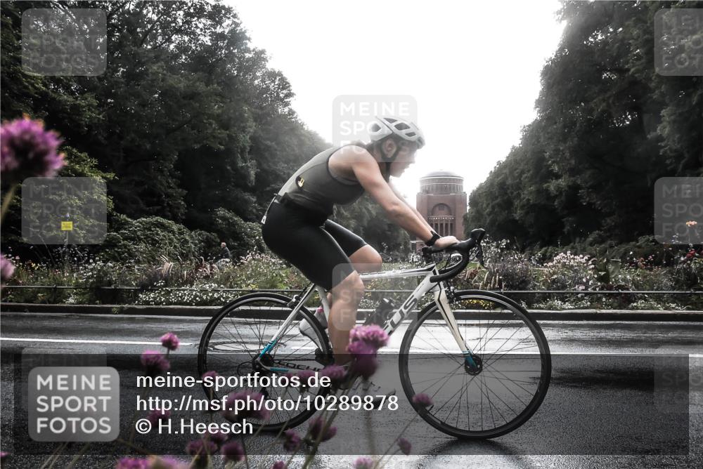 13.09.2026 - Stadtparktriathlon H.Heesch http://msf.ph/oto/10289878 13.09.2026 11:49:07 Radfahren 743, 744, 862, 899, 927 meine-sportfotos.de