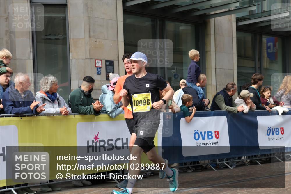 13.09.2026 - 21. swb-Marathon Bremen Strokosch-Dieckow http://msf.ph/oto/10289887 13.09.2026 10:45:03 Ziel 10143, 10318, 10352, 10398, 10536, 10866, 11020, 11088, 11209, 11232, 11396, 11478, 11695, 11749, 11835, 12054, 12355, 12475, 12534, 10096, 10214, 10266, 10628, 10735, 11692, 11704, 12302, 12425, 13591 meine-sportfotos.de