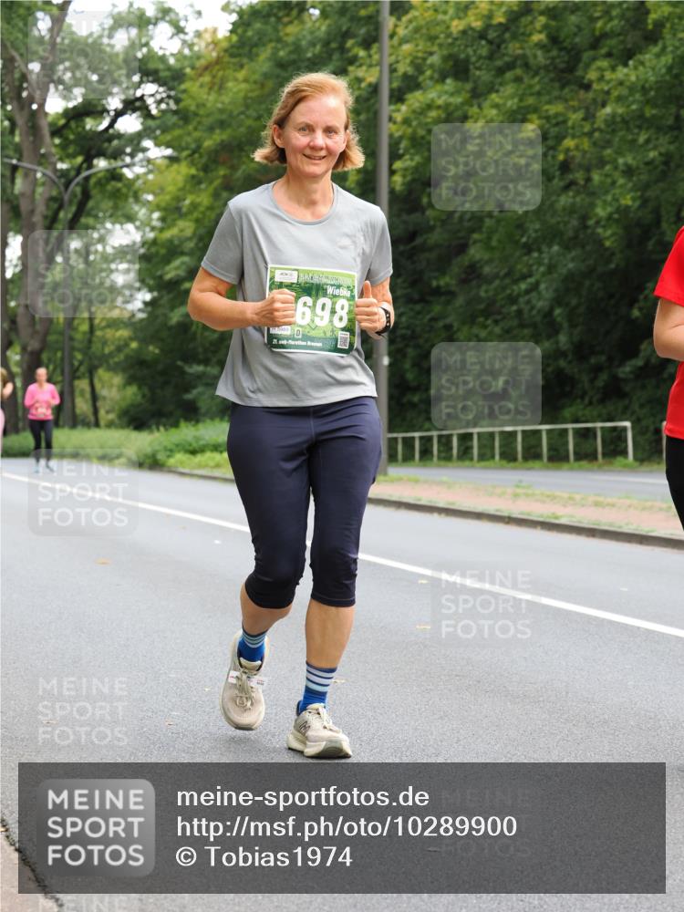 13.09.2026 - 21. swb-Marathon Bremen TobiasT http://msf.ph/oto/10289900 13.09.2026 12:29:27 Laufen 698, 21, 26 meine-sportfotos.de