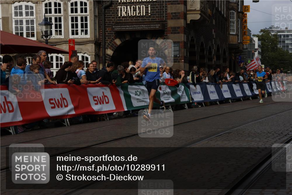 13.09.2026 - 21. swb-Marathon Bremen Strokosch-Dieckow http://msf.ph/oto/10289911 13.09.2026 10:44:38 Ziel 10956, 11108, 11148, 11438, 11644, 11758, 10266, 10628, 11692, 11704, 12302, 12425 meine-sportfotos.de