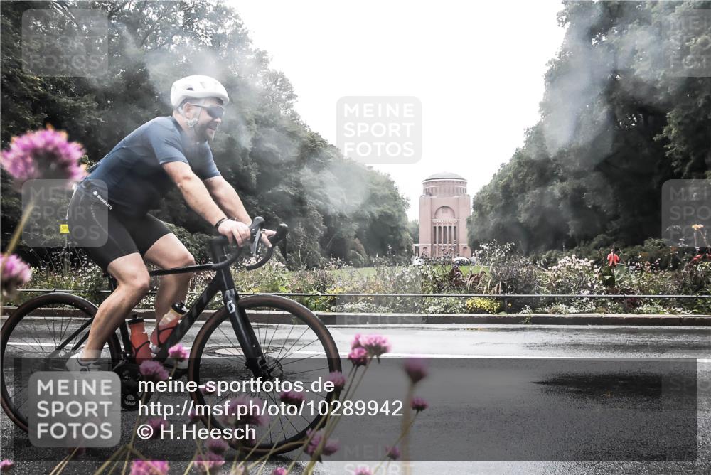 13.09.2026 - Stadtparktriathlon H.Heesch http://msf.ph/oto/10289942 13.09.2026 12:58:47 Radfahren 1343, 1369 meine-sportfotos.de
