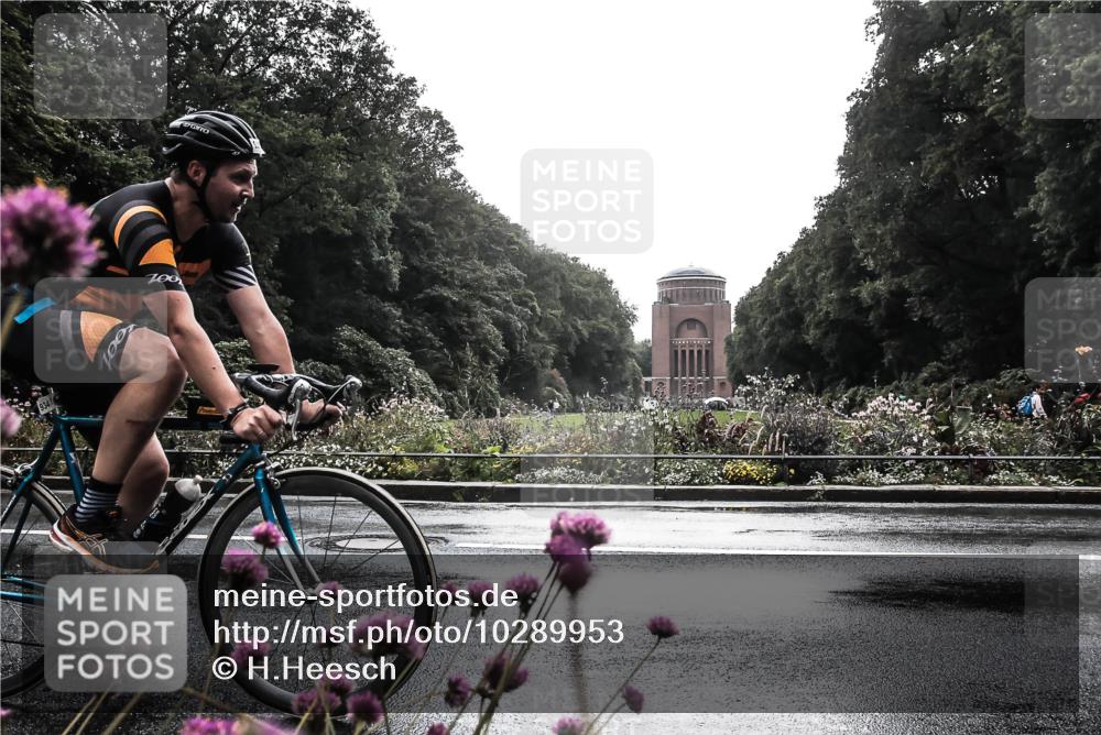 13.09.2026 - Stadtparktriathlon H.Heesch http://msf.ph/oto/10289953 13.09.2026 11:49:47 Radfahren 712, 802, 934 meine-sportfotos.de