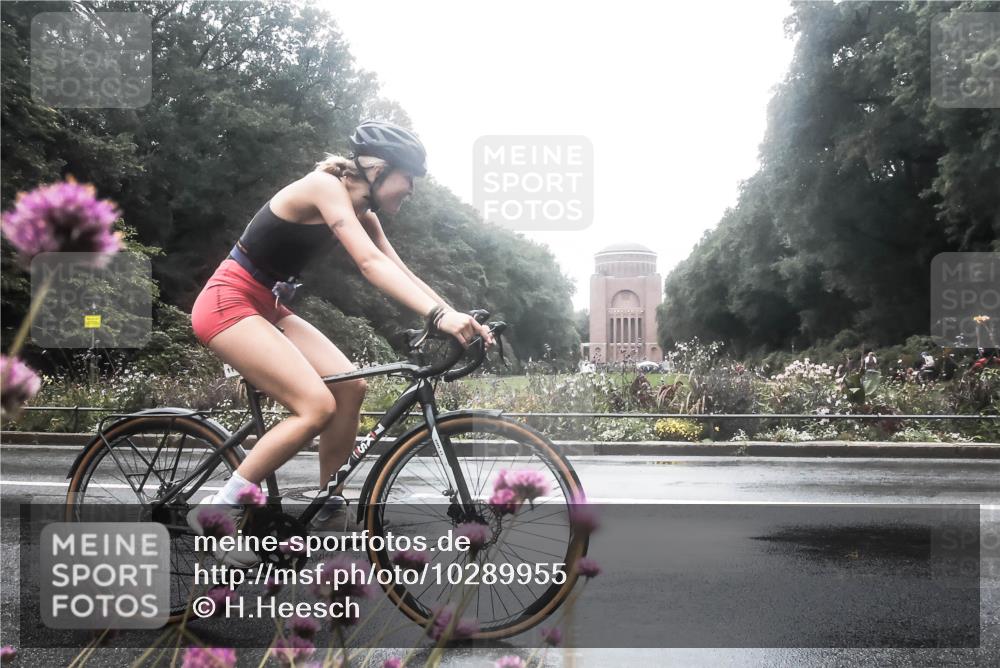 13.09.2026 - Stadtparktriathlon H.Heesch http://msf.ph/oto/10289955 13.09.2026 12:59:03 Radfahren 1118, 1249, 1264, 1317, 1344, 1391, 1401 meine-sportfotos.de