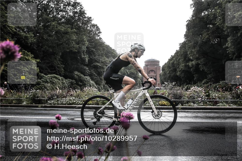 13.09.2026 - Stadtparktriathlon H.Heesch http://msf.ph/oto/10289957 13.09.2026 11:49:48 Radfahren 712, 802, 934 meine-sportfotos.de