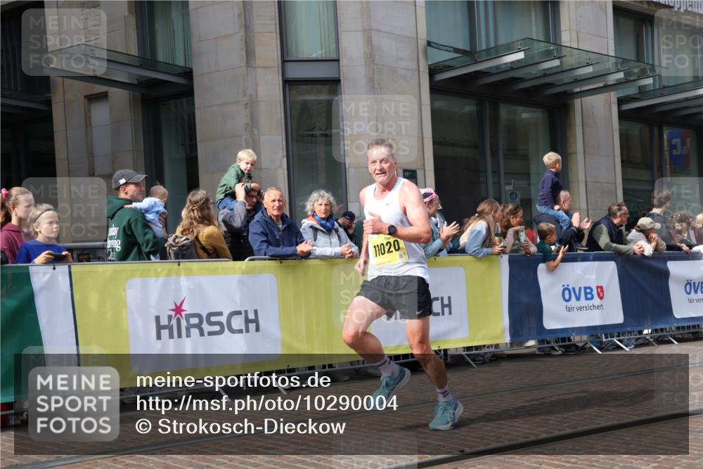 13.09.2026 - 21. swb-Marathon Bremen Strokosch-Dieckow http://msf.ph/oto/10290004 13.09.2026 10:45:11 Ziel 10318, 10352, 10398, 10536, 10541, 10583, 11063, 11088, 11209, 11232, 11478, 11695, 11749, 11835, 12054, 12290, 12355, 12475, 12534, 13532, 13628, 10096, 10143, 10214, 10266, 10628, 10735, 10866, 11020, 11396, 12302, 13591 meine-sportfotos.de