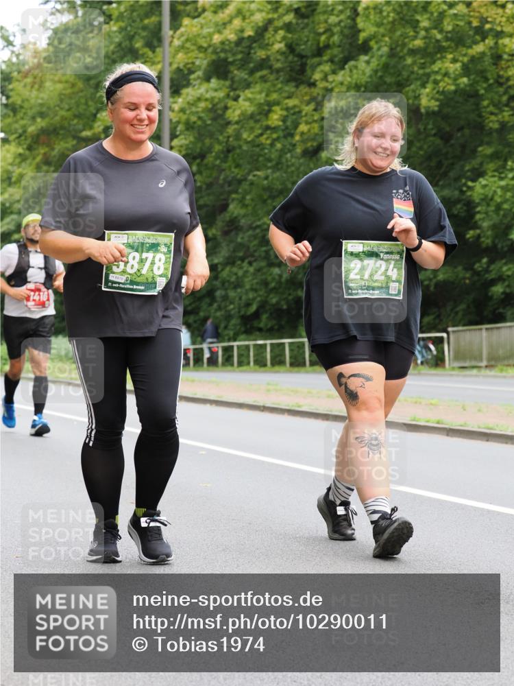13.09.2026 - 21. swb-Marathon Bremen TobiasT http://msf.ph/oto/10290011 13.09.2026 12:29:53 Laufen 7416, 5878, 8976, 21, 26, 2724, 21, 26 meine-sportfotos.de