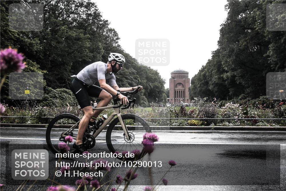 13.09.2026 - Stadtparktriathlon H.Heesch http://msf.ph/oto/10290013 13.09.2026 11:50:25 Radfahren 924 meine-sportfotos.de