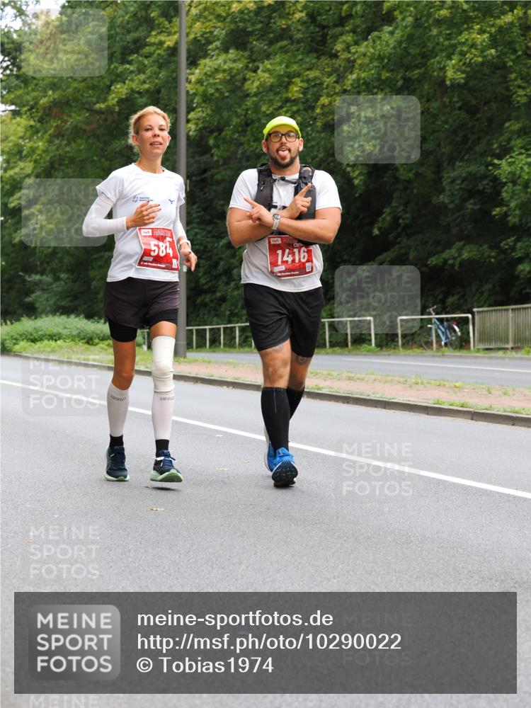 13.09.2026 - 21. swb-Marathon Bremen TobiasT http://msf.ph/oto/10290022 13.09.2026 12:29:55 Laufen 584, 1416, 0256 meine-sportfotos.de