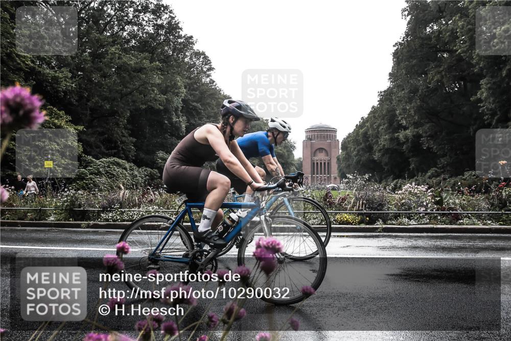 13.09.2026 - Stadtparktriathlon H.Heesch http://msf.ph/oto/10290032 13.09.2026 11:50:37 Radfahren 751, 878, 888, 920, 937 meine-sportfotos.de