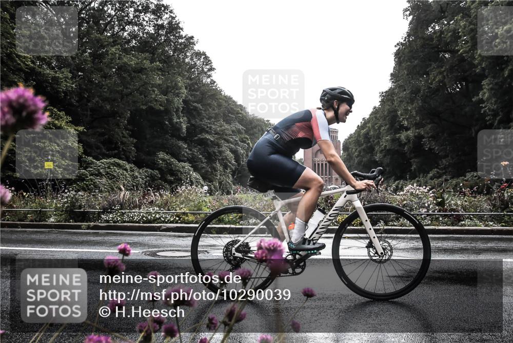 13.09.2026 - Stadtparktriathlon H.Heesch http://msf.ph/oto/10290039 13.09.2026 11:50:42 Radfahren 726, 805, 821, 878 meine-sportfotos.de