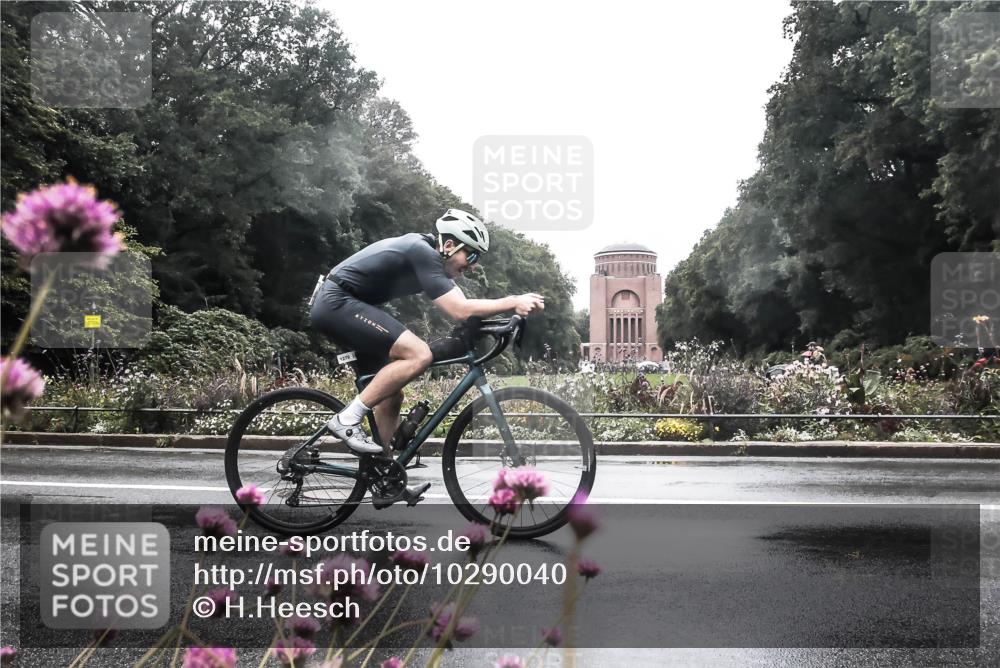 13.09.2026 - Stadtparktriathlon H.Heesch http://msf.ph/oto/10290040 13.09.2026 12:59:40 Radfahren 1270, 1353, 1397 meine-sportfotos.de