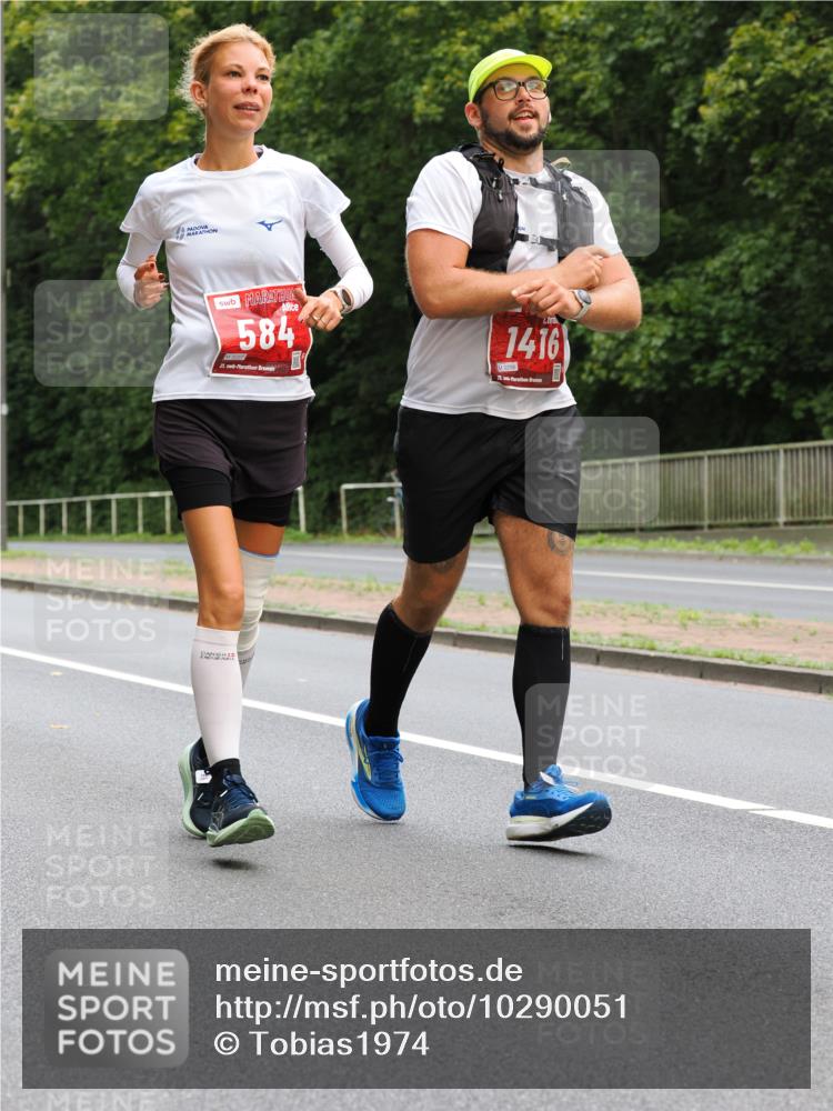 13.09.2026 - 21. swb-Marathon Bremen TobiasT http://msf.ph/oto/10290051 13.09.2026 12:29:56 Laufen 0257, 584, 21, 26, 1416, 0256, 21 meine-sportfotos.de
