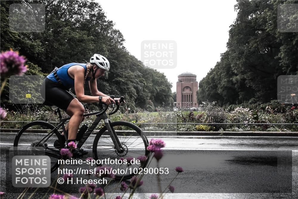 13.09.2026 - Stadtparktriathlon H.Heesch http://msf.ph/oto/10290053 13.09.2026 11:50:47 Radfahren 822, 918 meine-sportfotos.de