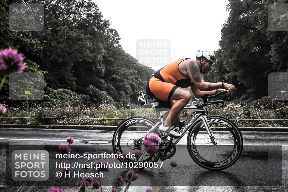 13.09.2026 - Stadtparktriathlon H.Heesch http://msf.ph/oto/10290057 13.09.2026 11:50:49 Radfahren 822, 833, 836, 918 meine-sportfotos.de