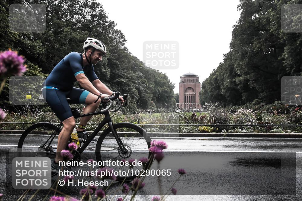 13.09.2026 - Stadtparktriathlon H.Heesch http://msf.ph/oto/10290065 13.09.2026 11:50:57 Radfahren 847, 923 meine-sportfotos.de