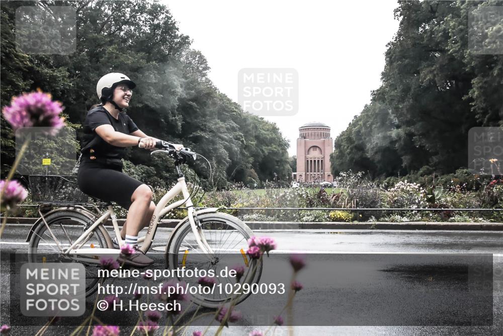 13.09.2026 - Stadtparktriathlon H.Heesch http://msf.ph/oto/10290093 13.09.2026 13:00:01 Radfahren 1082, 1221, 1233, 1239 meine-sportfotos.de