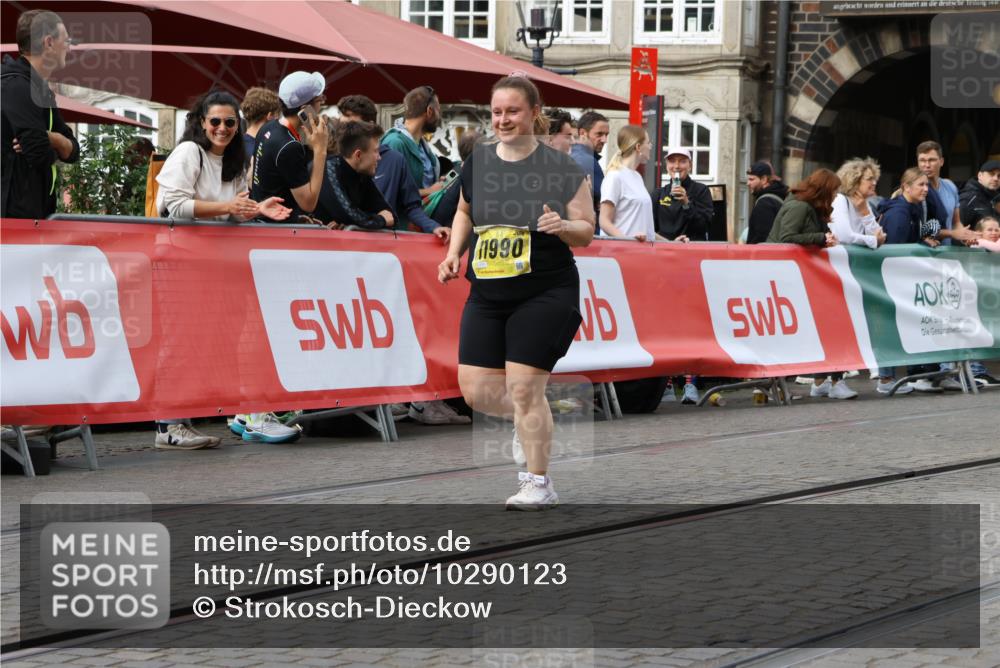 13.09.2026 - 21. swb-Marathon Bremen Strokosch-Dieckow http://msf.ph/oto/10290123 13.09.2026 11:15:17 Ziel 10271, 10325, 10557, 10605, 10752, 10776, 10805, 11085, 11288, 11645, 11673, 11694, 11810, 11876, 11974, 12110, 12191, 12193, 12333, 10606, 11424 meine-sportfotos.de