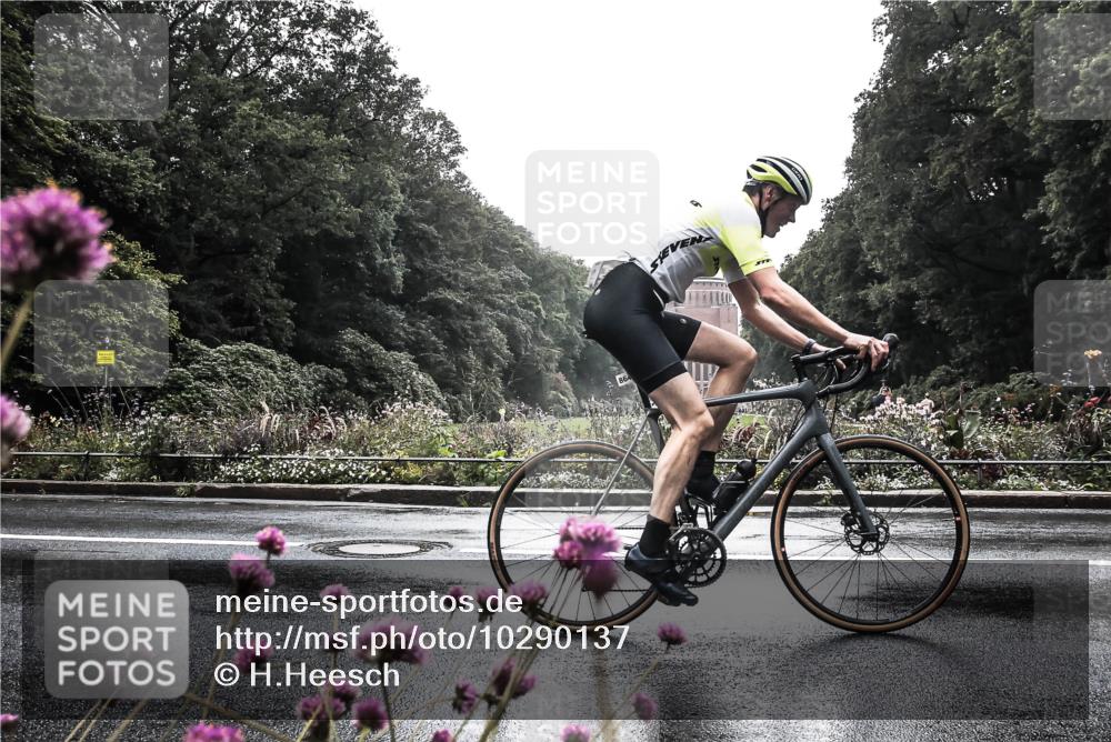 13.09.2026 - Stadtparktriathlon H.Heesch http://msf.ph/oto/10290137 13.09.2026 11:51:33 Radfahren 728, 864 meine-sportfotos.de