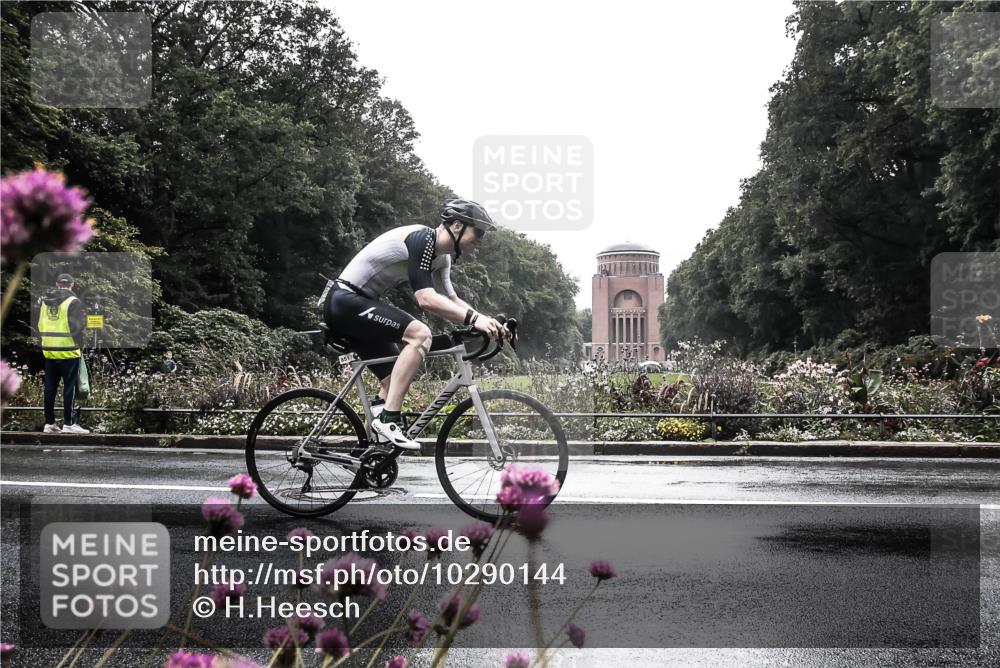 13.09.2026 - Stadtparktriathlon H.Heesch http://msf.ph/oto/10290144 13.09.2026 11:51:45 Radfahren 832, 851 meine-sportfotos.de