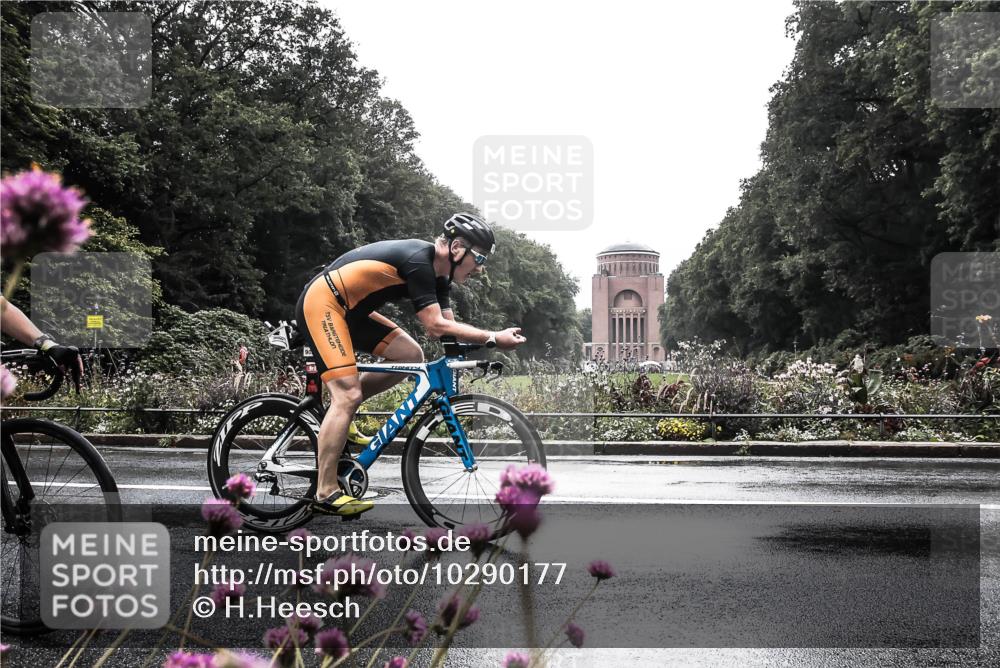 13.09.2026 - Stadtparktriathlon H.Heesch http://msf.ph/oto/10290177 13.09.2026 11:52:00 Radfahren 713, 830, 877, 903 meine-sportfotos.de