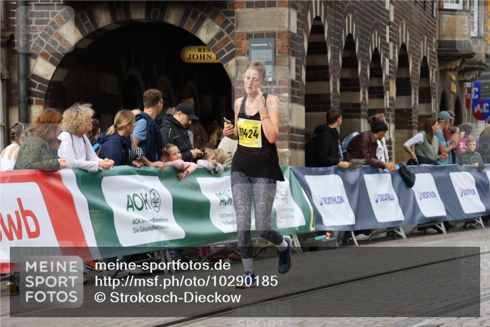 13.09.2026 - 21. swb-Marathon Bremen Strokosch-Dieckow http://msf.ph/oto/10290185 13.09.2026 11:15:26 Ziel 10271, 10325, 10605, 11673, 11694, 11810, 11990, 12110, 12333, 11504, 12137 meine-sportfotos.de