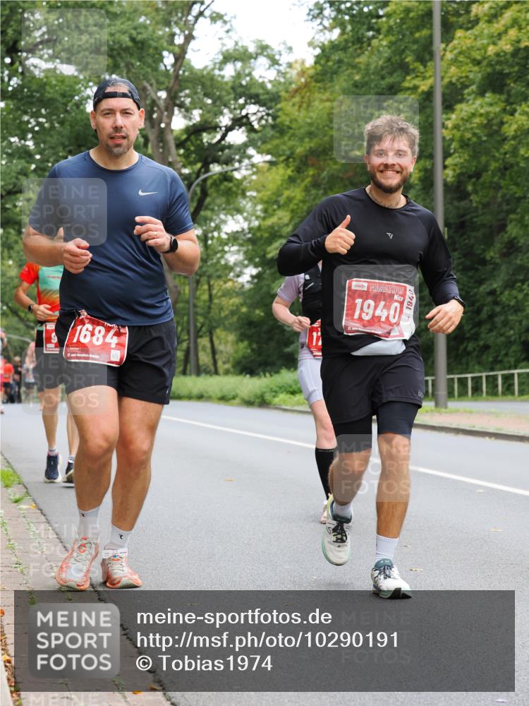 13.09.2026 - 21. swb-Marathon Bremen TobiasT http://msf.ph/oto/10290191 13.09.2026 12:30:31 Laufen 1684, 2, 26, 1940, 1940 meine-sportfotos.de
