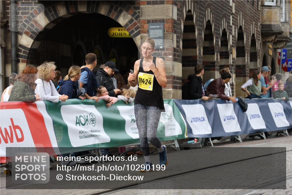 13.09.2026 - 21. swb-Marathon Bremen Strokosch-Dieckow http://msf.ph/oto/10290199 13.09.2026 11:15:26 Ziel 10271, 10325, 10605, 11673, 11694, 11810, 11990, 12110, 12333, 11504, 12137 meine-sportfotos.de